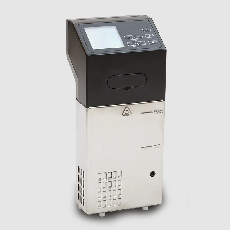 Sous vide cooking device